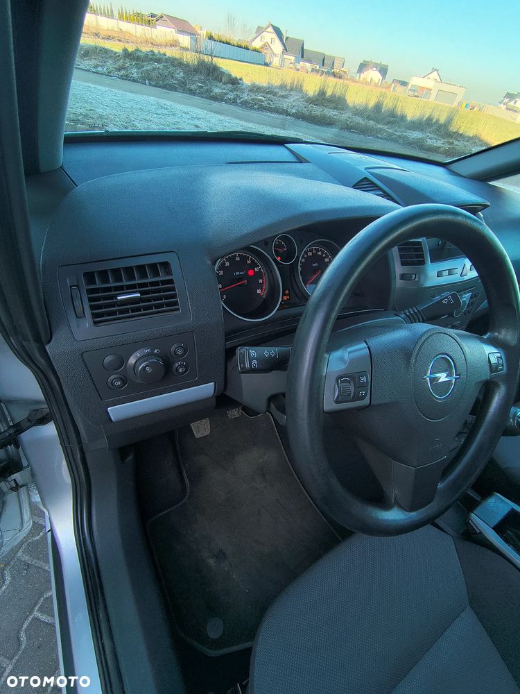 Opel Zafira 1.8 Family Plus - 16