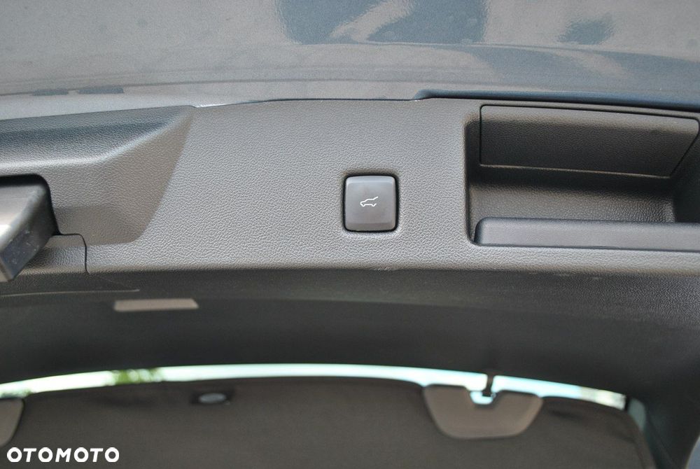 Ford Kuga 2.0 EcoBlue 4x4 ST-LINE - 11