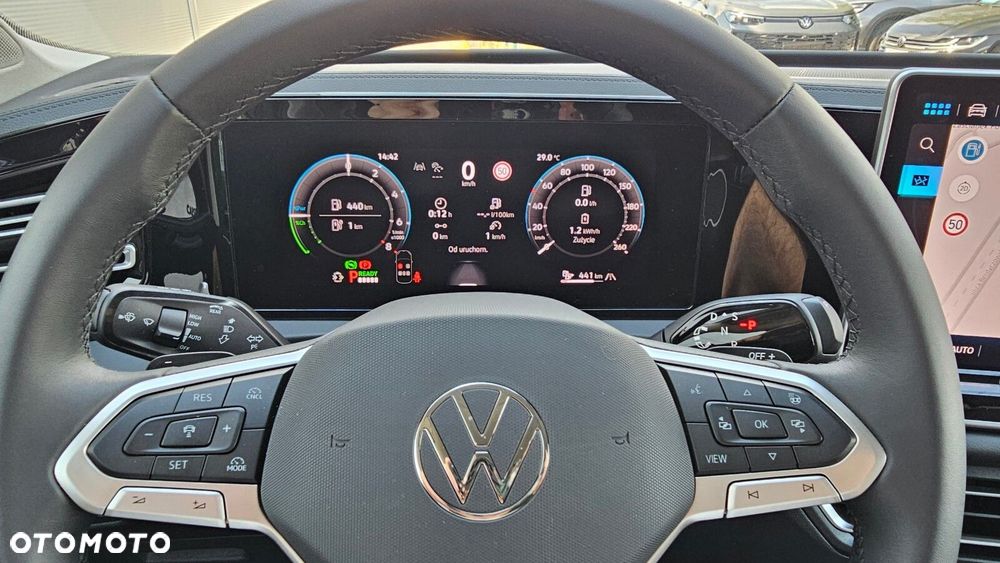 Volkswagen Tiguan - 25