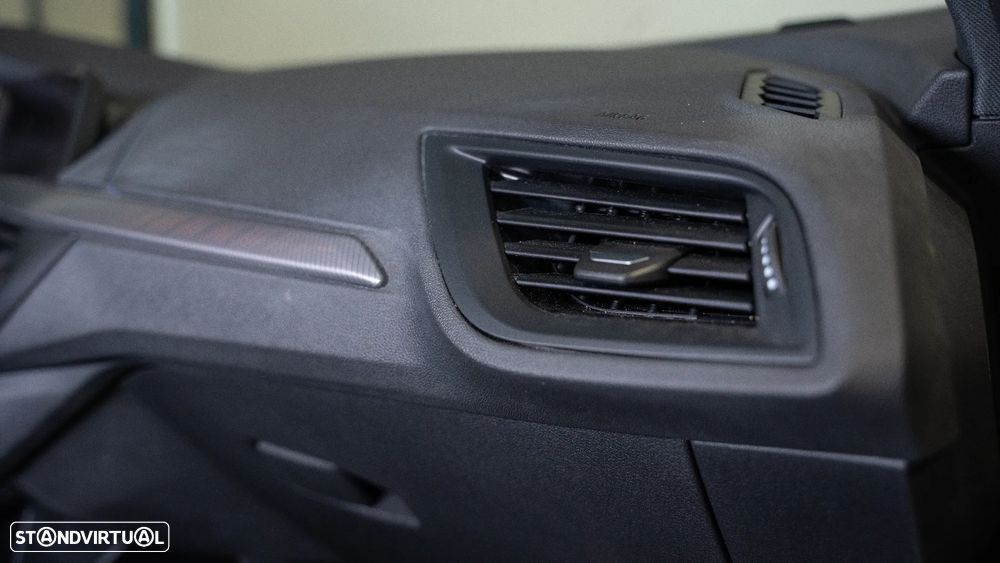 BMW 116 d Pack Desportivo M Auto - 8