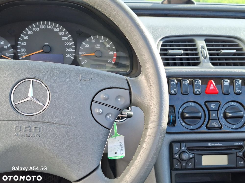 Mercedes-Benz CLK - 24