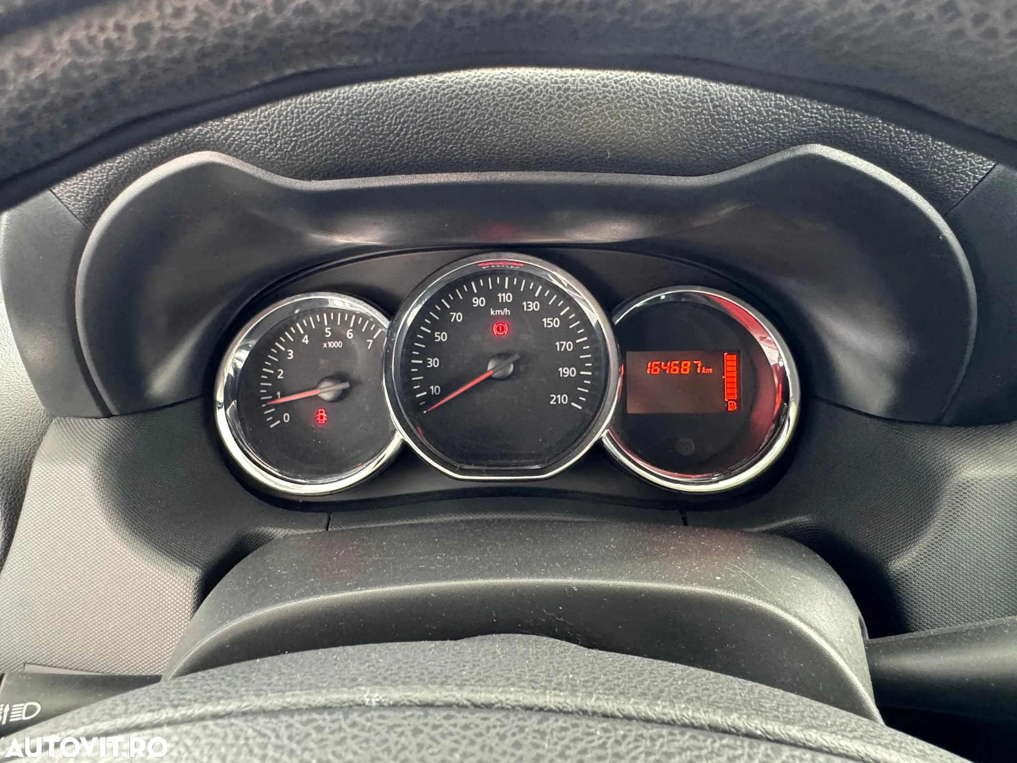 Dacia Duster 1.6 16V 4x2 Prestige - 4