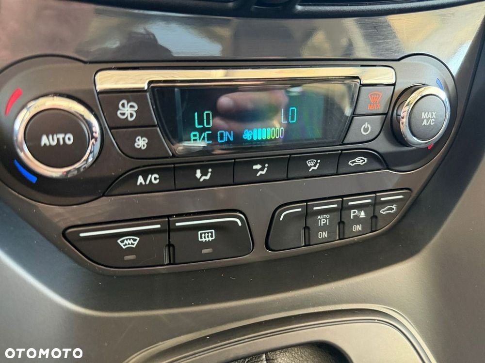 Ford Kuga - 35