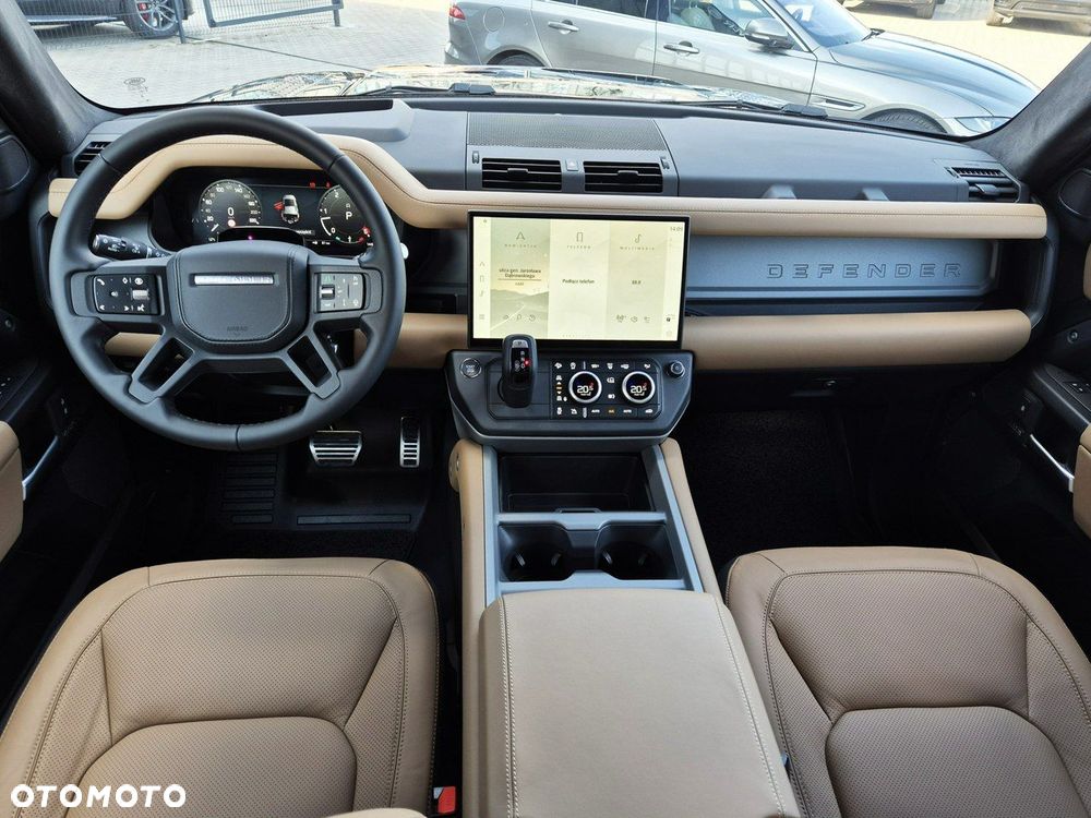 Land Rover Defender - 30