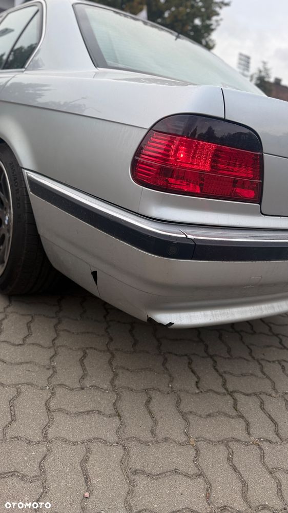 BMW Seria 7 740i - 5
