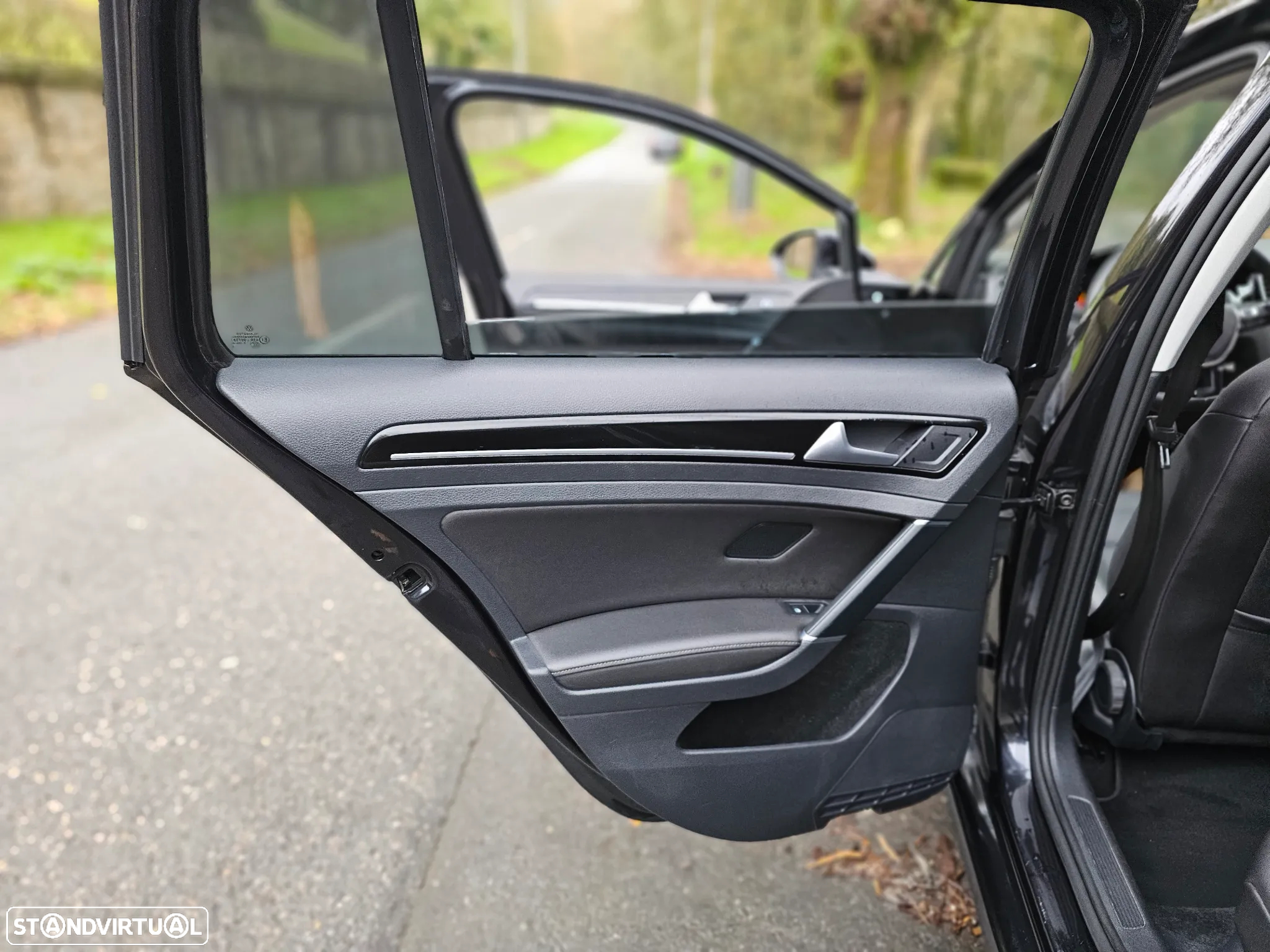 VW Golf Variant 1.6 TDi Highline DSG - 28