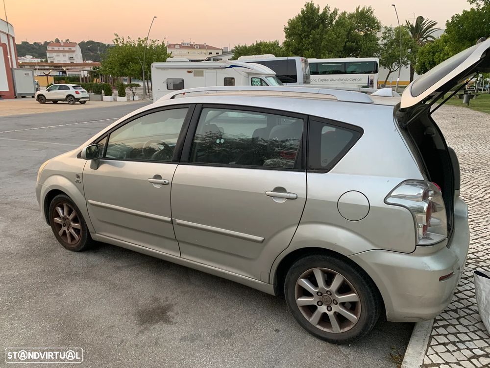 Toyota Corolla Verso 2.0 D-4D - 1
