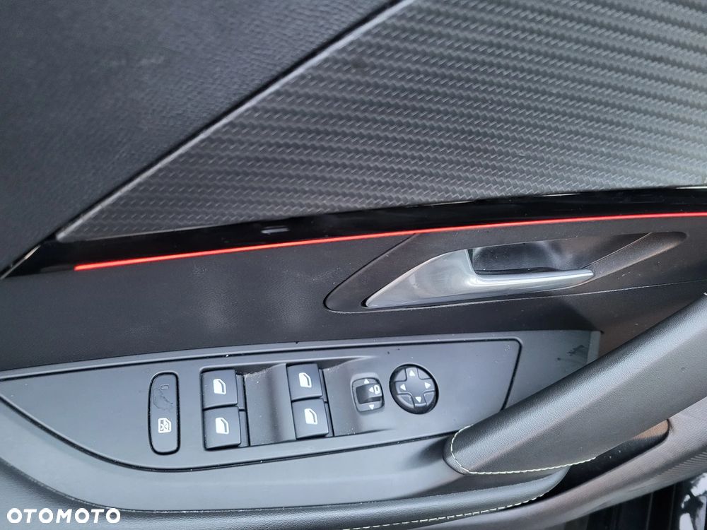 Peugeot 208 PureTech 130 EAT8 GT - 18