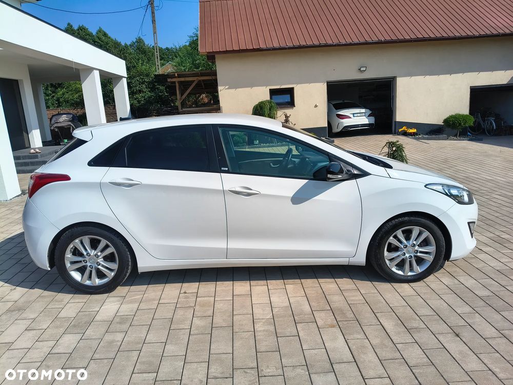 Hyundai i30 1.6 CRDi Comfort EU5 - 8