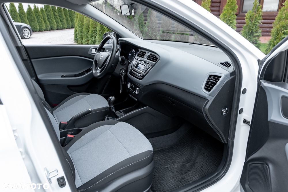 Hyundai i20 1.2 - 23