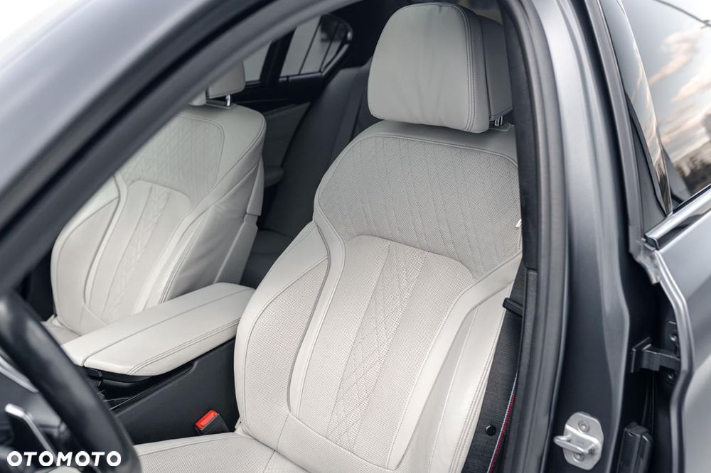 BMW Seria 5 - 12