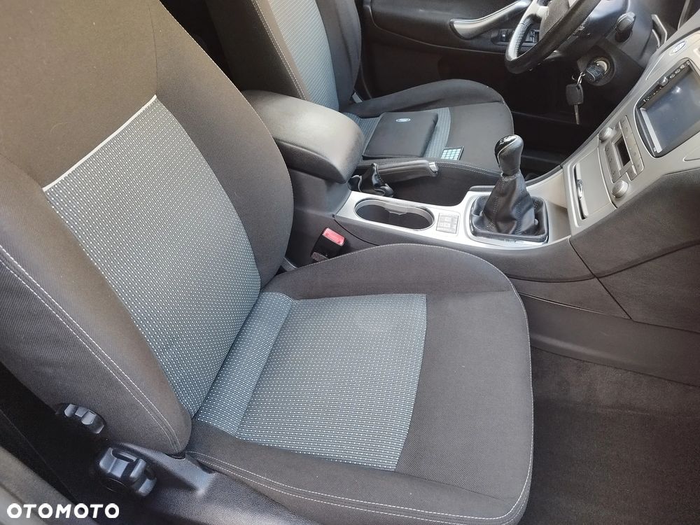 Ford Mondeo 2.0 Platinium X - 22