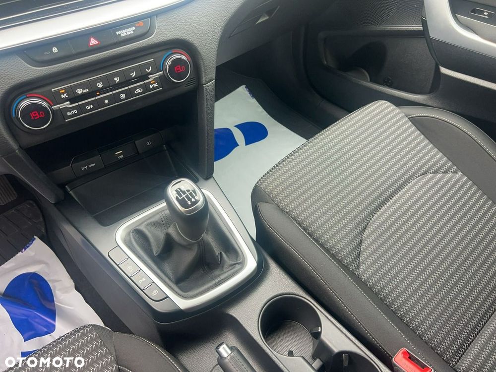 Kia Ceed - 14
