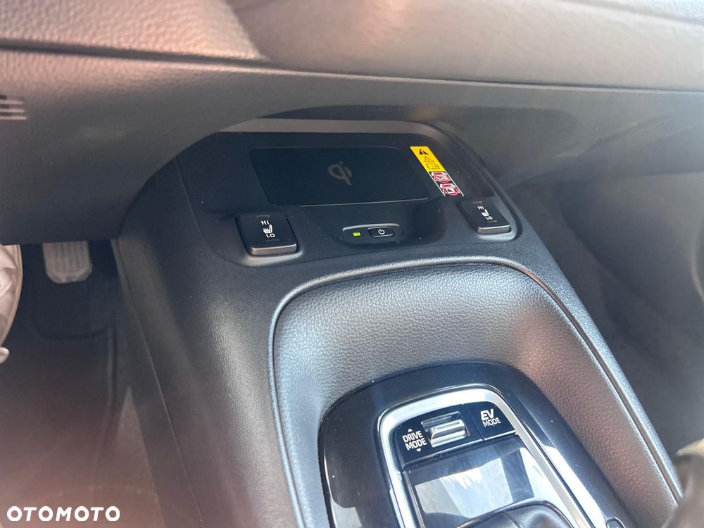 Toyota Corolla 1.8 Hybrid Comfort - 22
