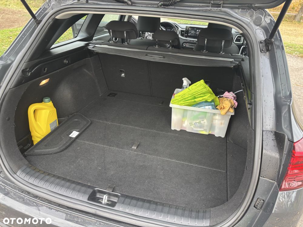 Kia Ceed - 10