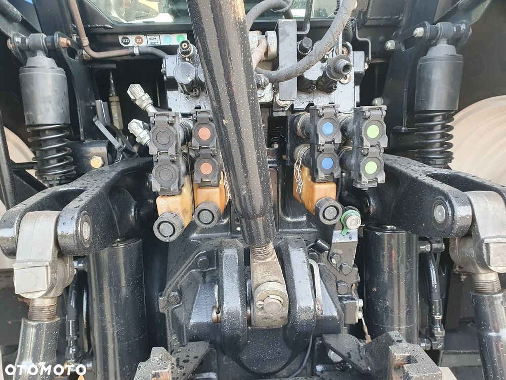 New Holland TM 175 - 16