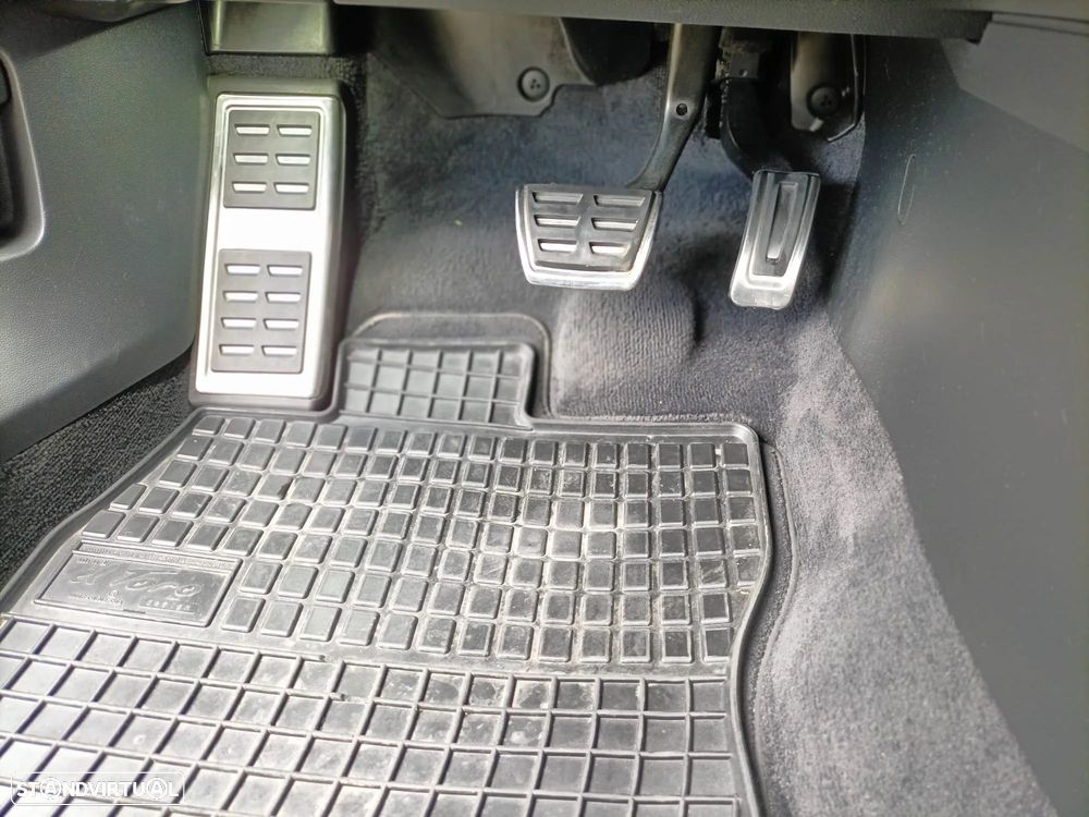 VW Passat Variant 1.6 TDI Confortline DSG - 22