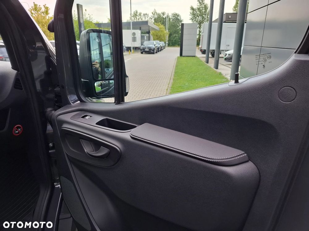 Mercedes-Benz Sprinter 319 CDI Furgon PRO 3665 mm L2H2 - 33