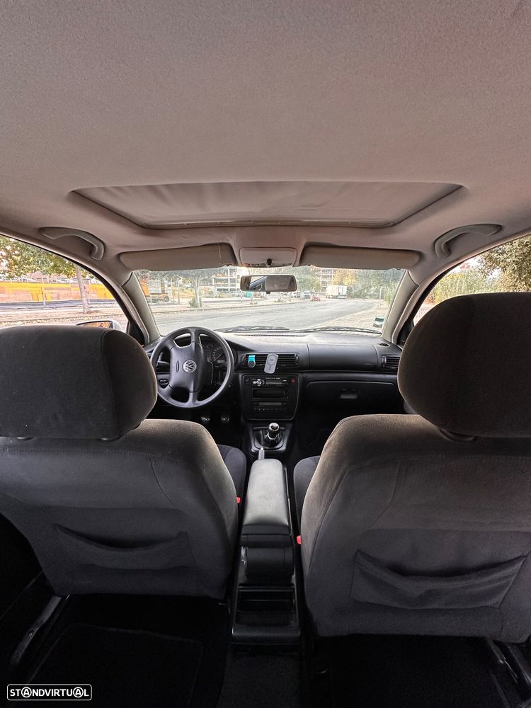 VW Passat 1.6 Confortline - 9