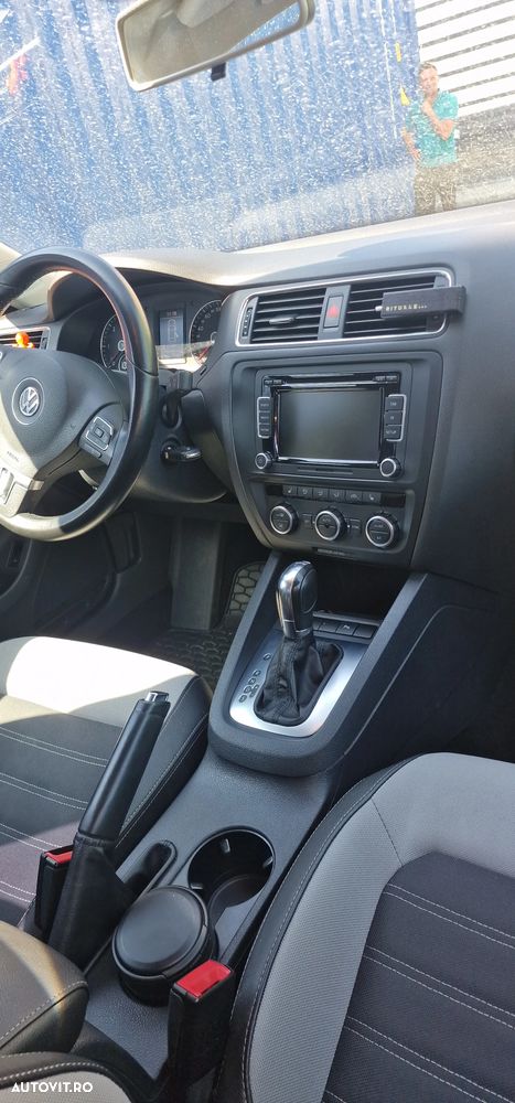 Volkswagen Jetta 2.0 TDI CR DPF DSG Highline - 5