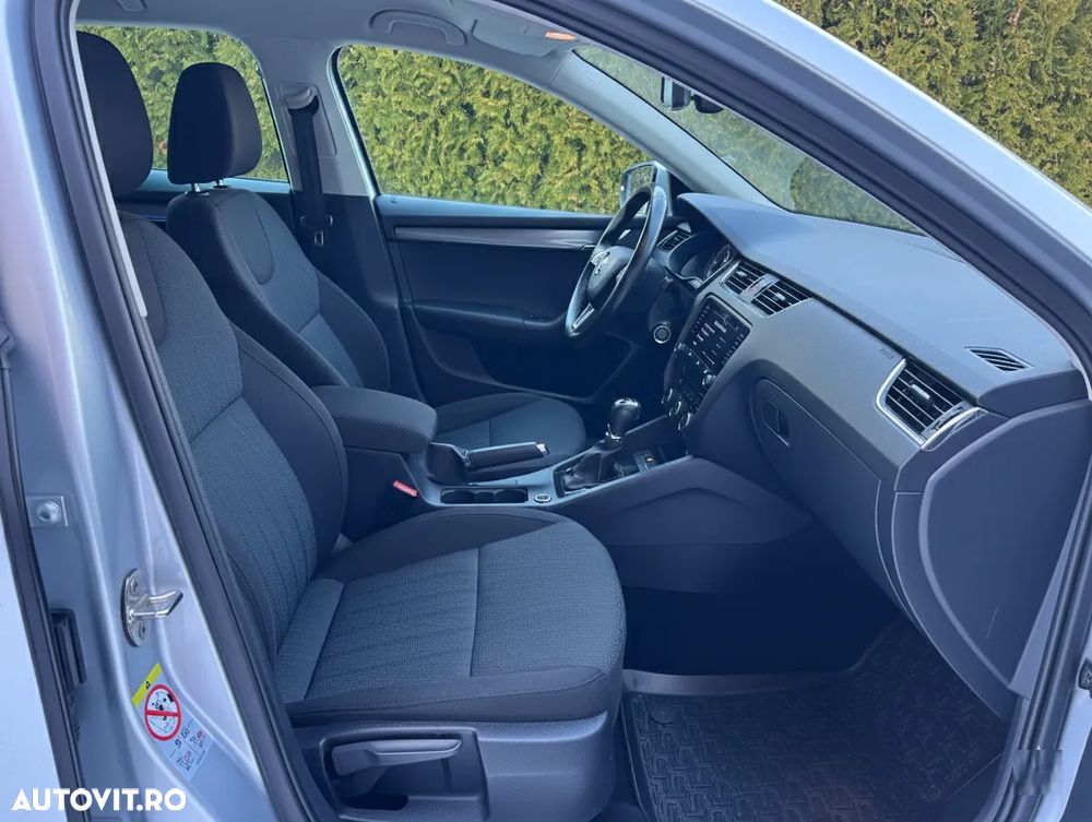 Skoda Octavia 2.0 TDI DSG Ambition - 9