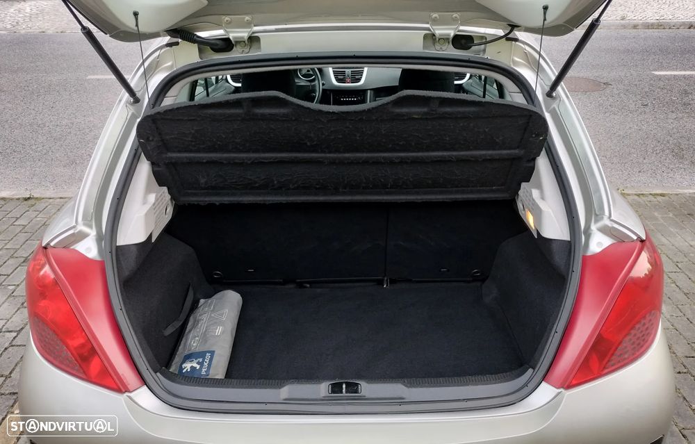 Peugeot 207 1.4 HDi Urban - 10