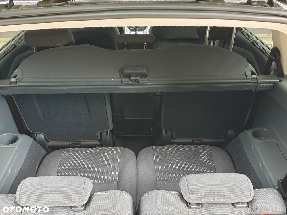 Ford Grand C-MAX - 13