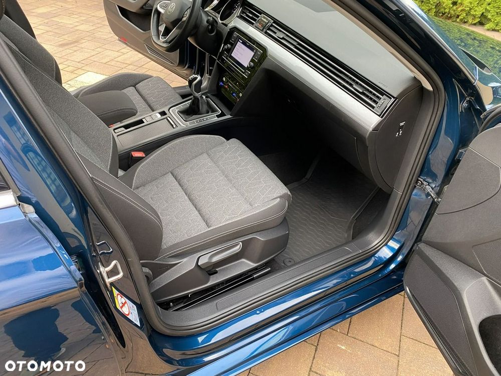 Volkswagen Passat - 39