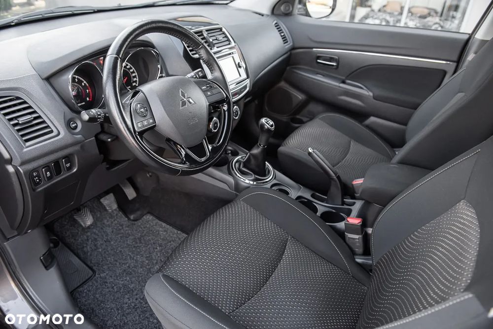 Mitsubishi ASX - 15