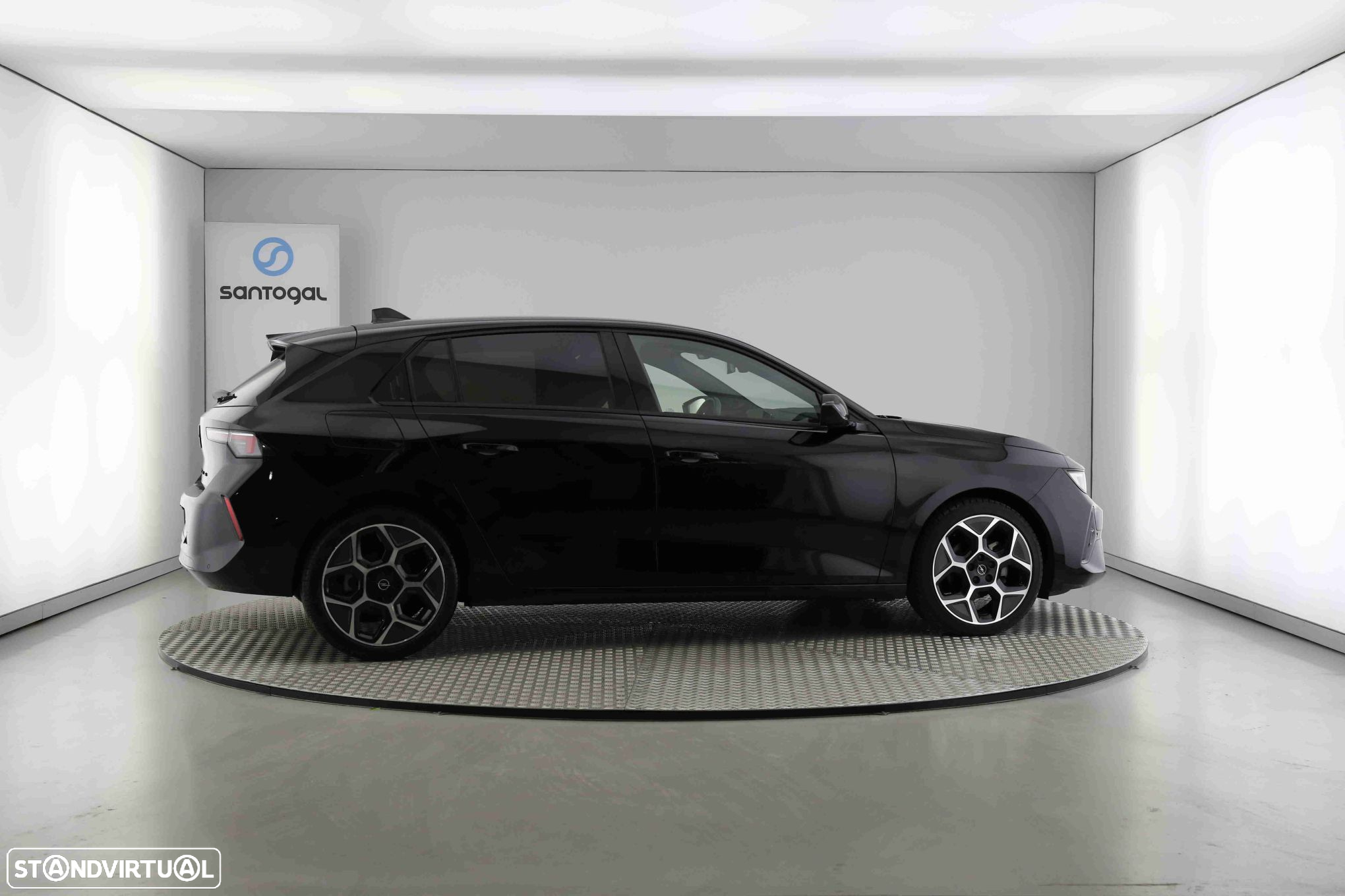 Opel Astra 1.2 T GS - 3