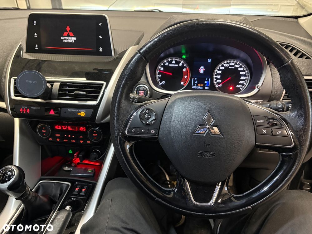 Mitsubishi Eclipse Cross - 16