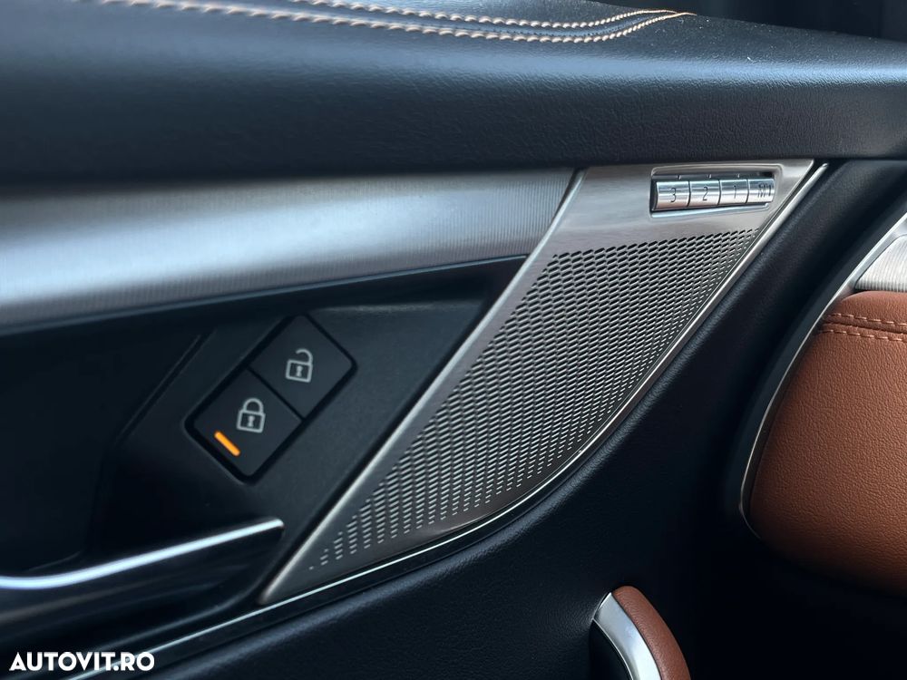 Jaguar F-Pace 25t AWD R-Sport - 25