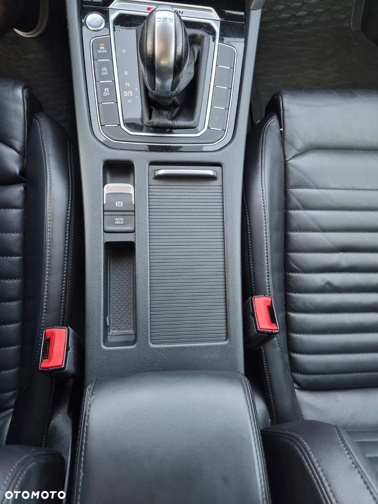 Volkswagen Passat 2.0 TDI SCR 4Mot DSG Highline - 36
