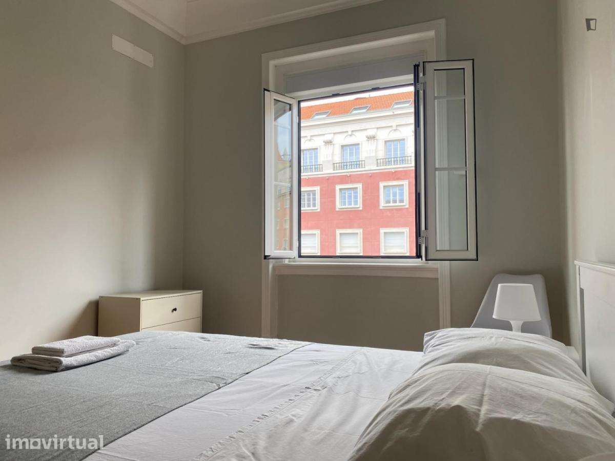 Quarto - localizado em Marquês de Pombal Lisbon - Grande imagem: 3/13