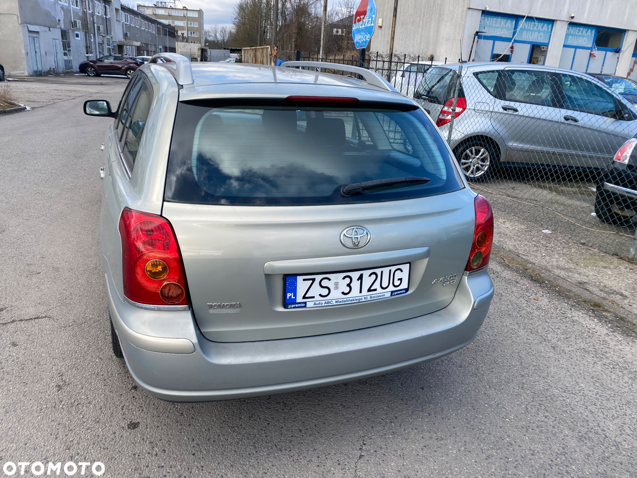 Toyota Avensis 2.0 VVT-i Combi Sol - 21