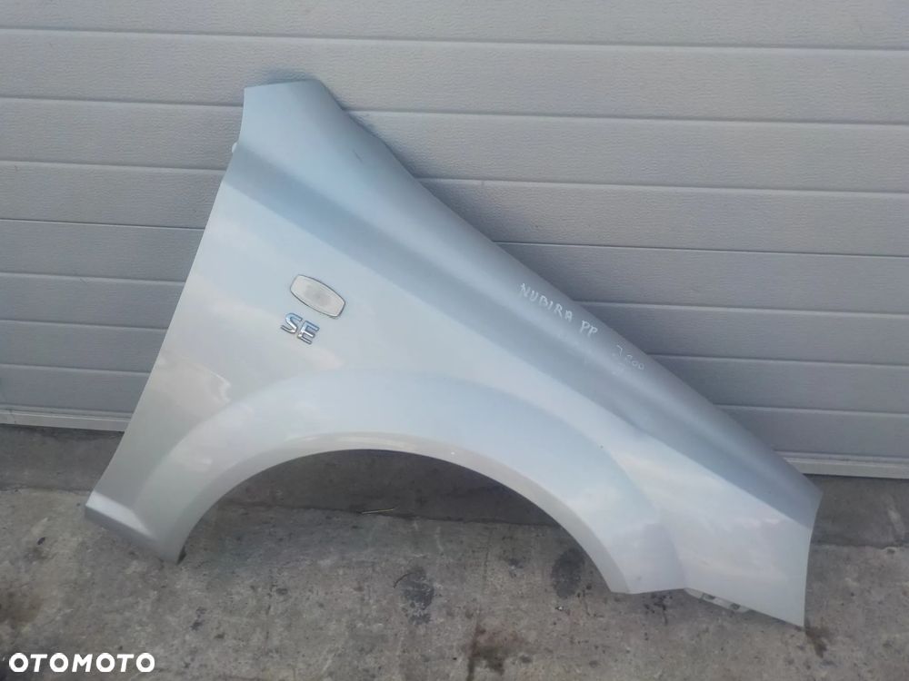 CHEVROLET DAEWOO NUBIRA II J200 BŁOTNIK PRAWY PRZÓD 92U - 1