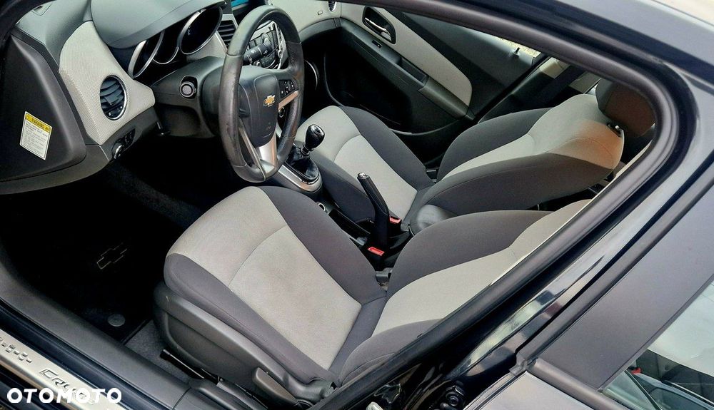 Chevrolet Cruze - 26