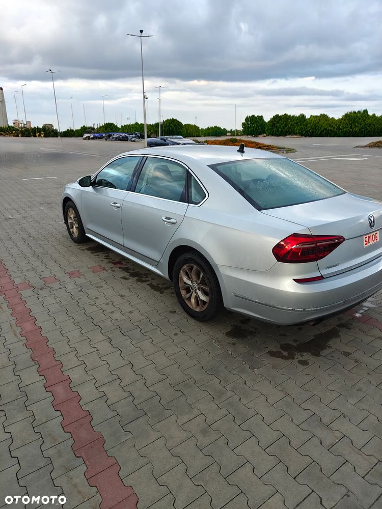 Volkswagen Passat 1.8 TSI (BlueMotion Technology) DSG Comfortline - 6