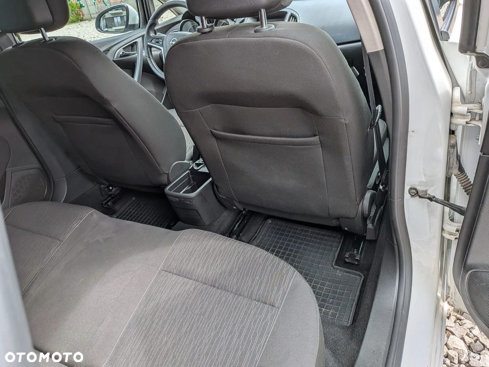 Opel Astra 1.4 T Enjoy - 9