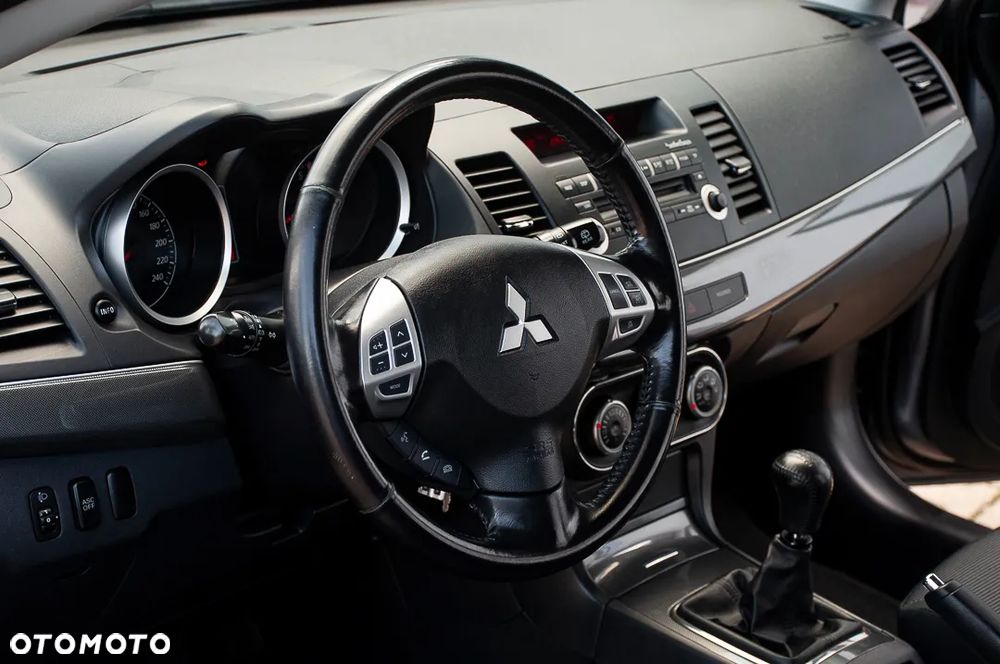 Mitsubishi Lancer 1.8 Intense - 24
