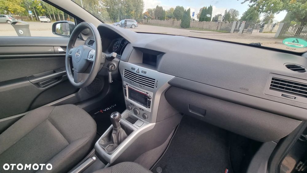 Opel Astra GTC 1.6 Sport - 15