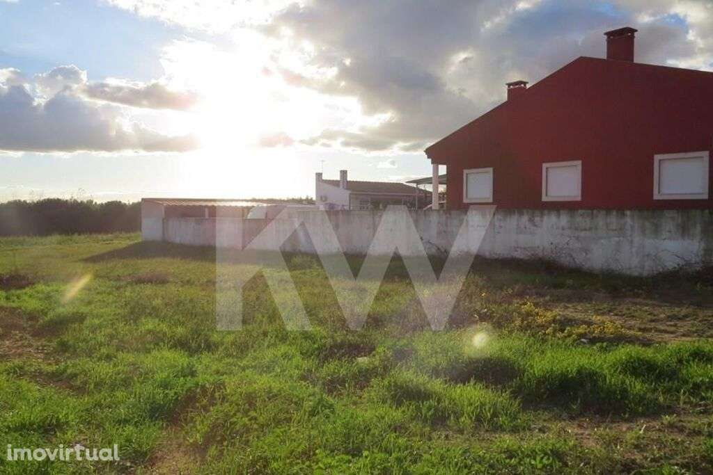 Oportunidade Única de Investimento em Terreno Urbano com Vista Deslumb - Grande imagem: 3/12