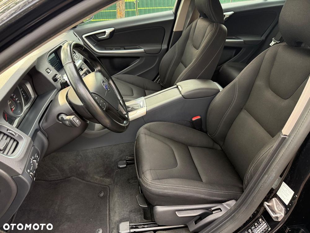 Volvo V60 D4 Geartronic Edition - 19