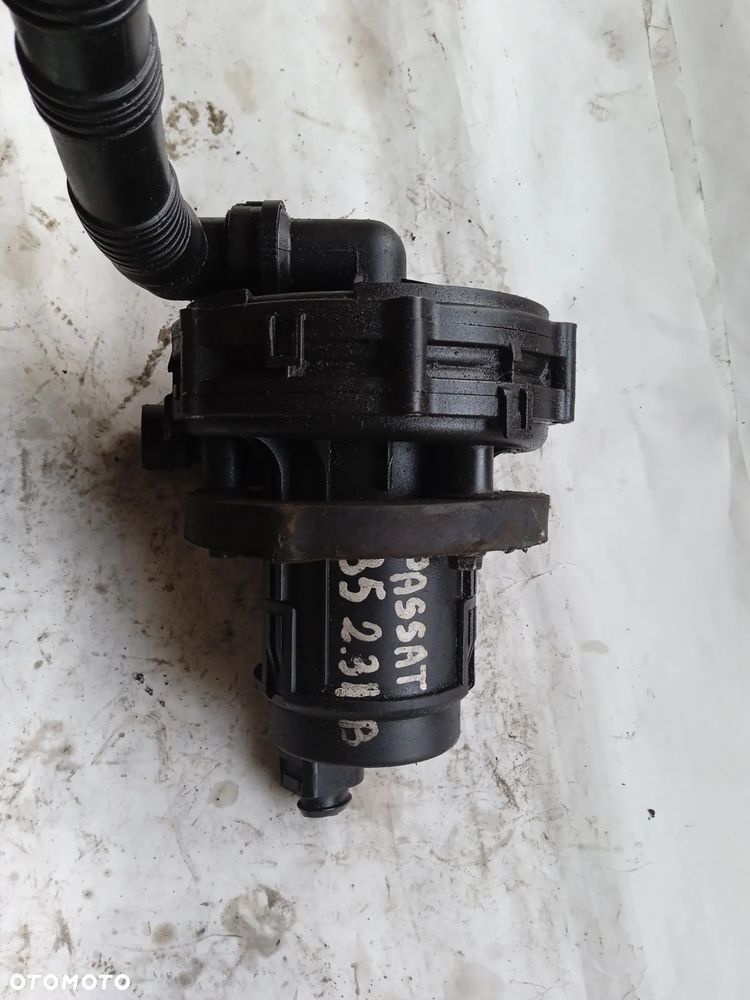 POMPA POWIETRZA WTÓRNEGO VW PASSAT B5 2.3B 078906601D - 2