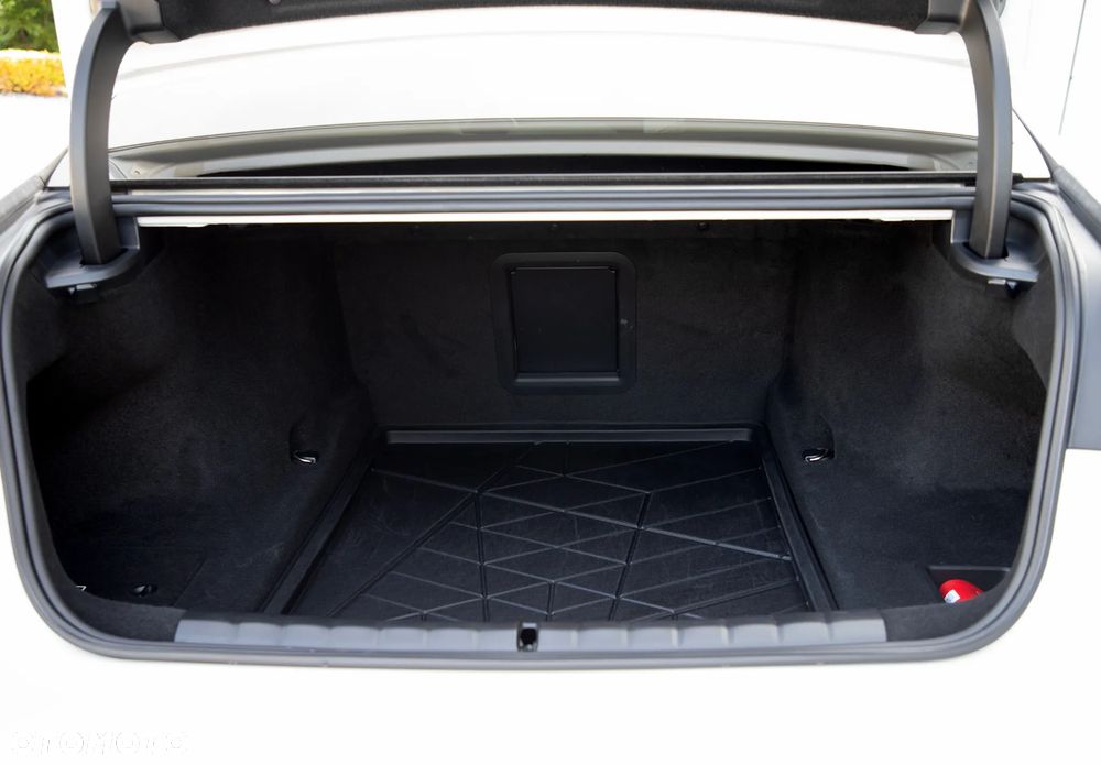 BMW Seria 7 - 27