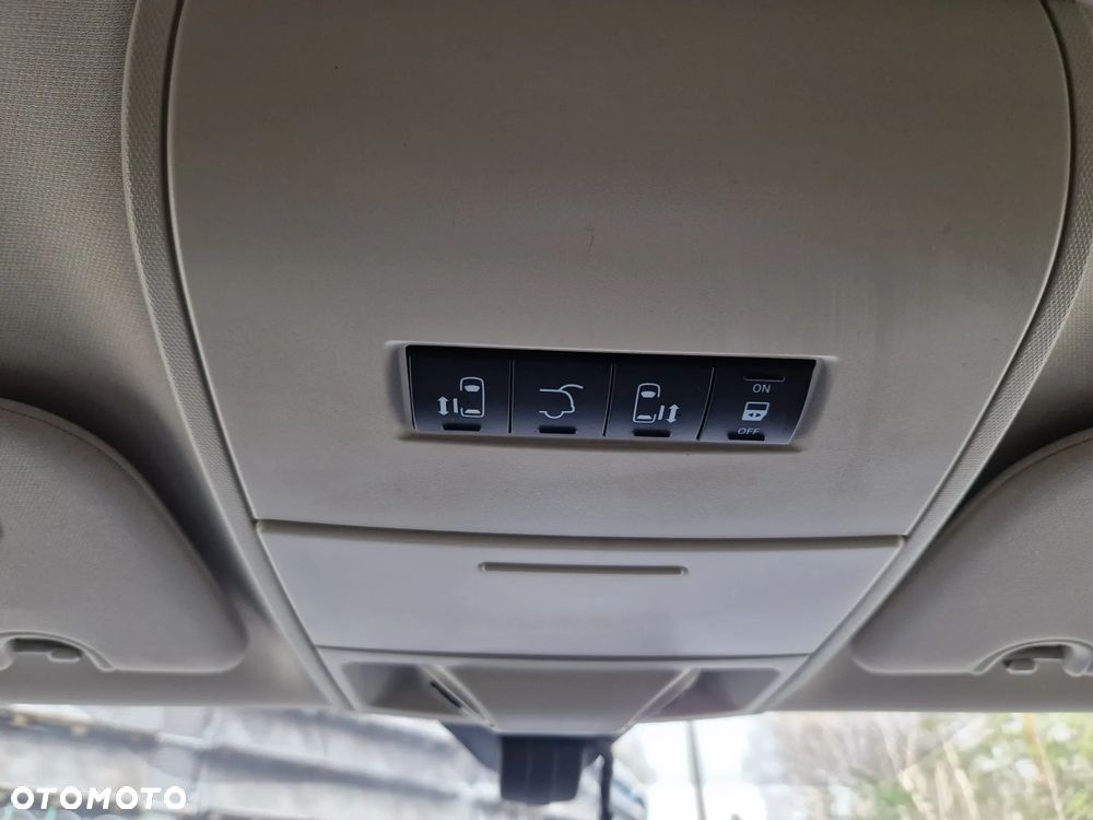 Chrysler Town & Country 3.6 Touring - 20