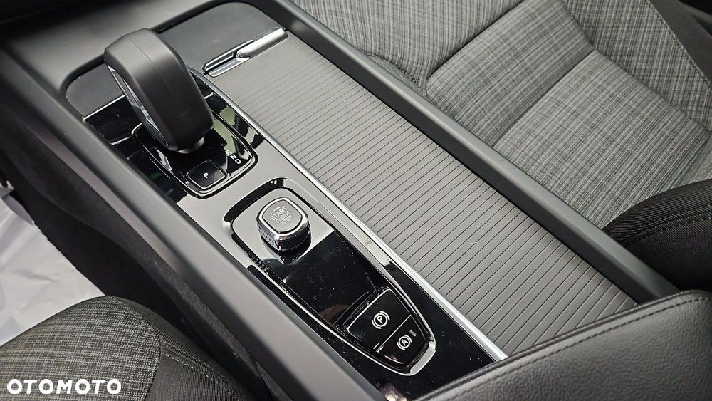 Volvo XC 60 B4 D Core - 18