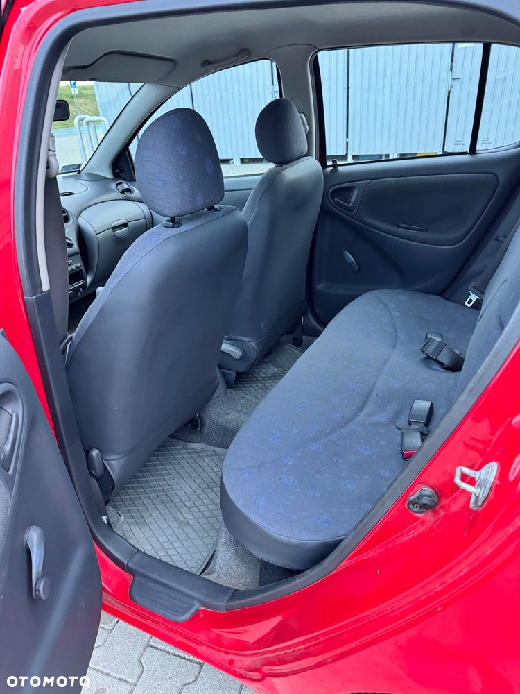 Toyota Yaris 1.0 Luna - 10