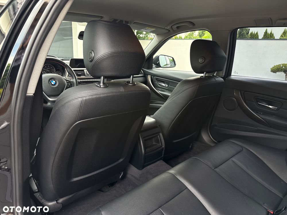 BMW Seria 3 320d Sport Line - 23