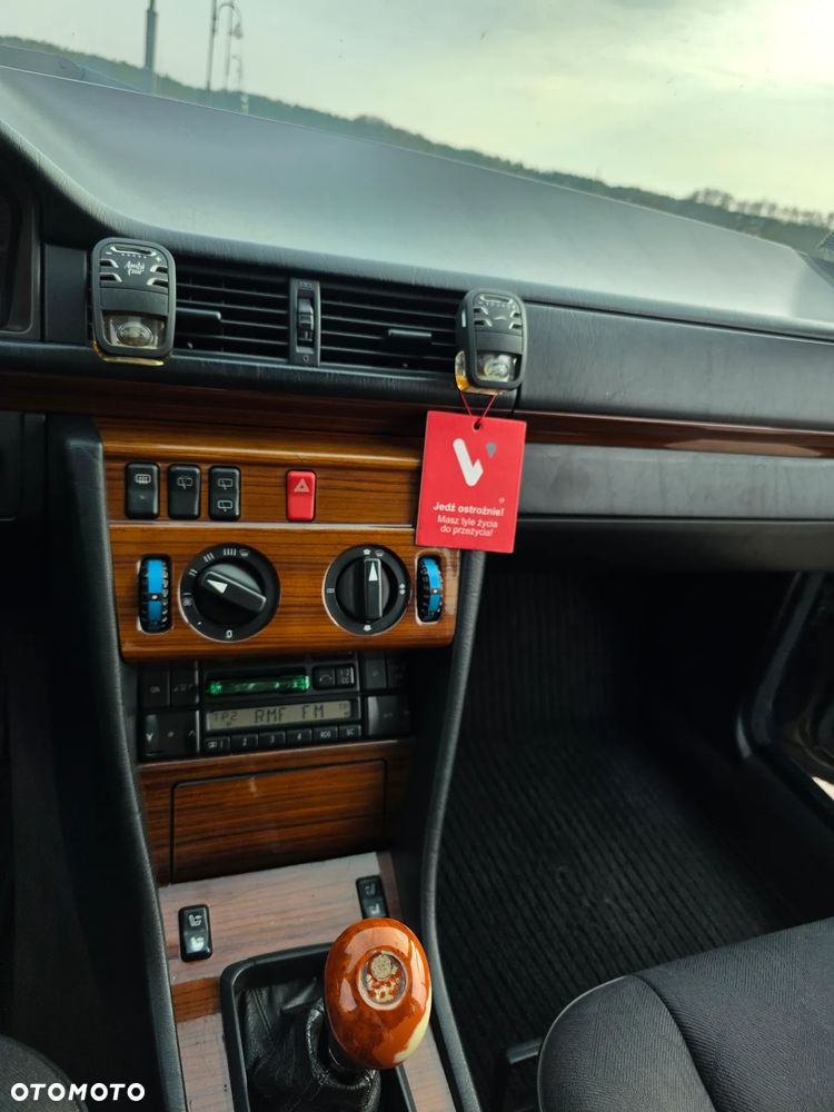 Mercedes-Benz W124 (1984-1993) - 7